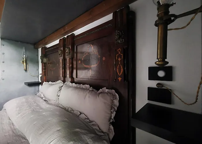 The Kraken - Boutique Design In - Steampunk Atmosphere Bed & Breakfast